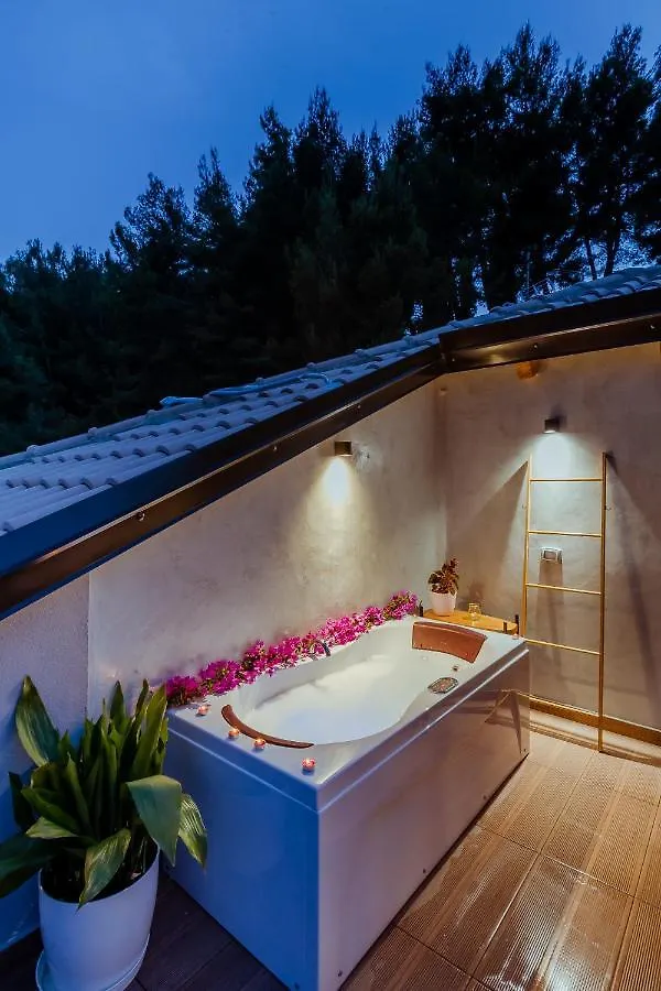 Rea Boutique Hotel Химара 5*,