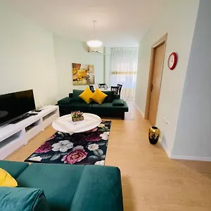 New In Center Of Appartamento Tirana