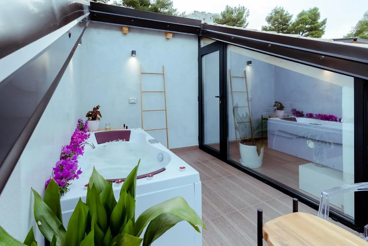 Rea Boutique Hotel Himare 5*,