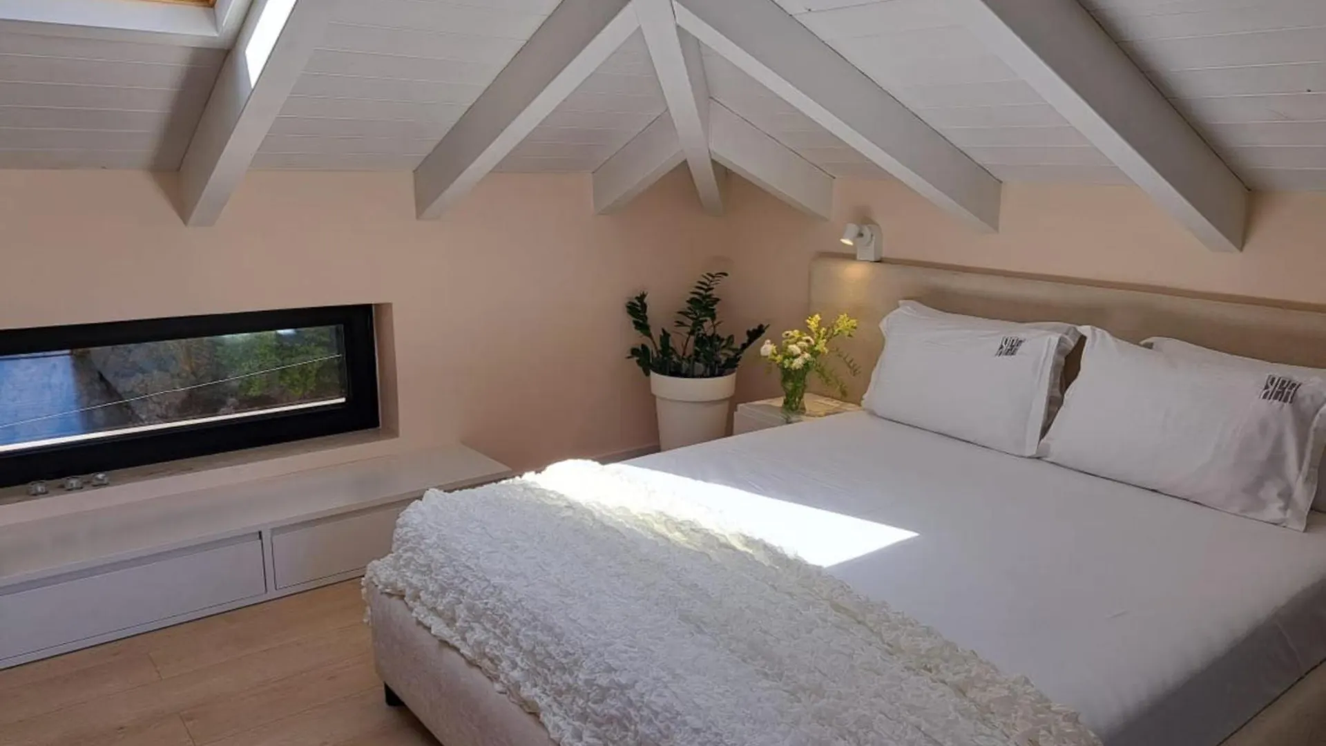 Rea Boutique Hotel Himare Albânia