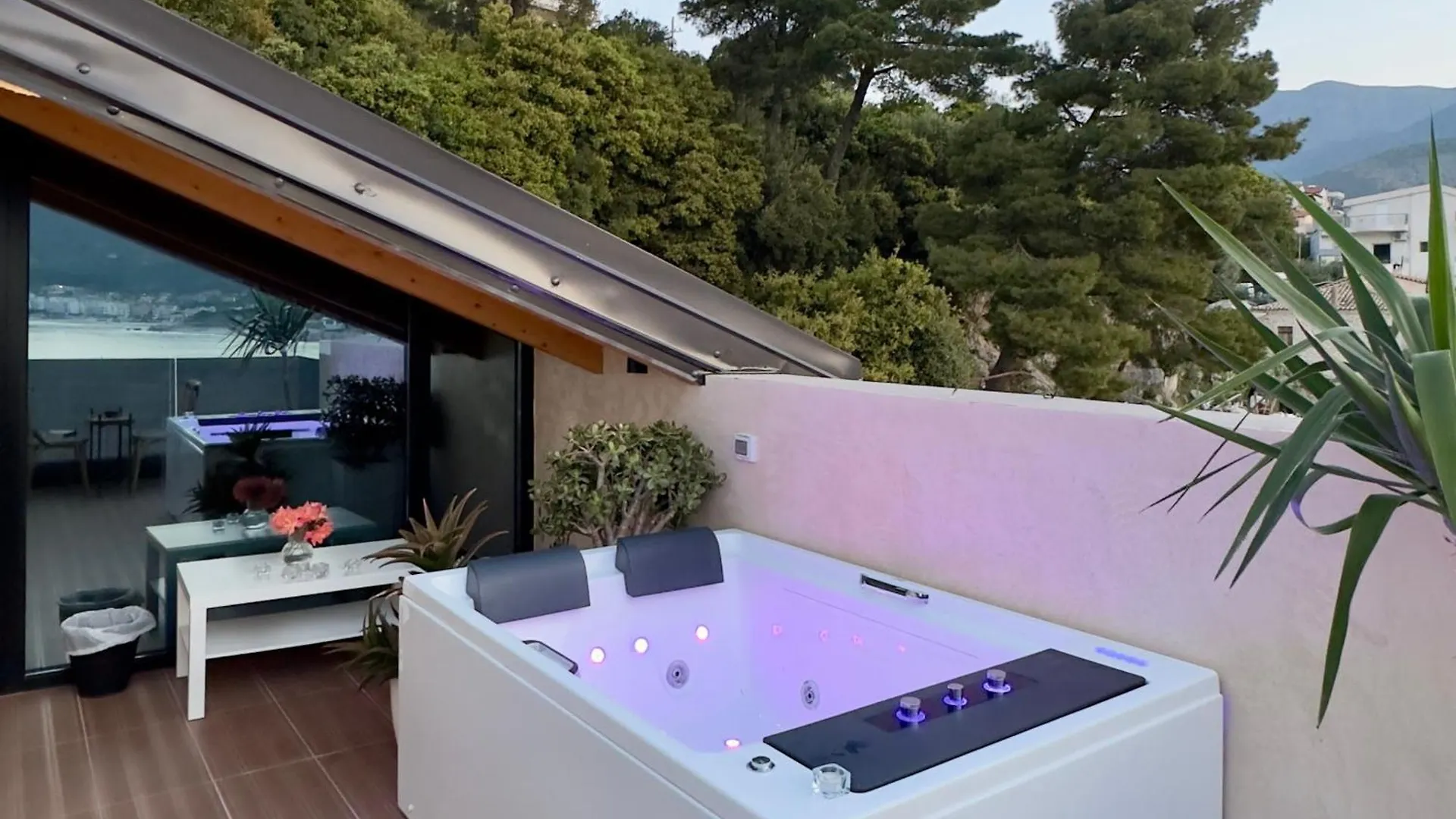Rea Boutique Hotel Himare Albânia